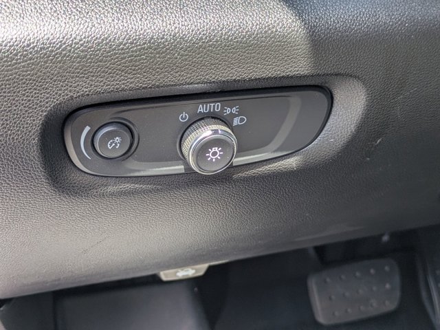 Used 2023 Chevrolet Traverse LS FWD image 13