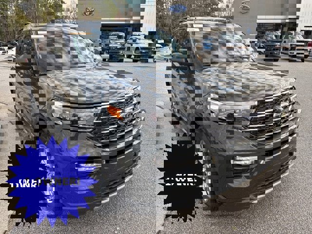 Certified 2022 Ford Explorer XLT w/ Equipment Group 202A image 2