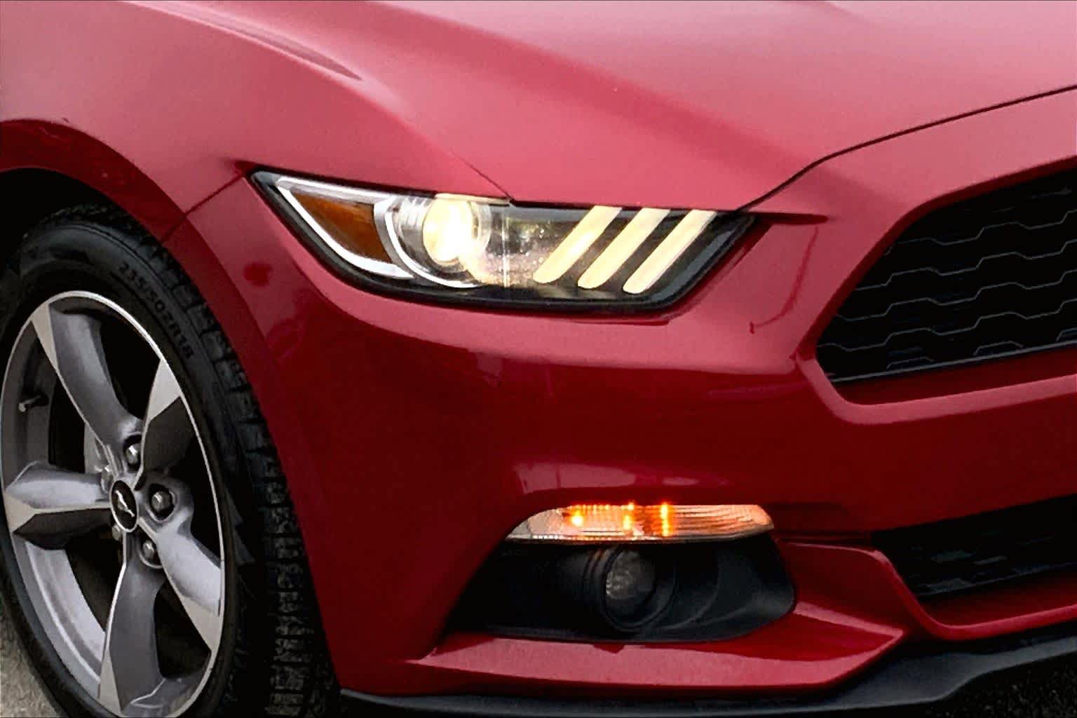 Certified 2017 Ford Mustang Coupe RWD image 21