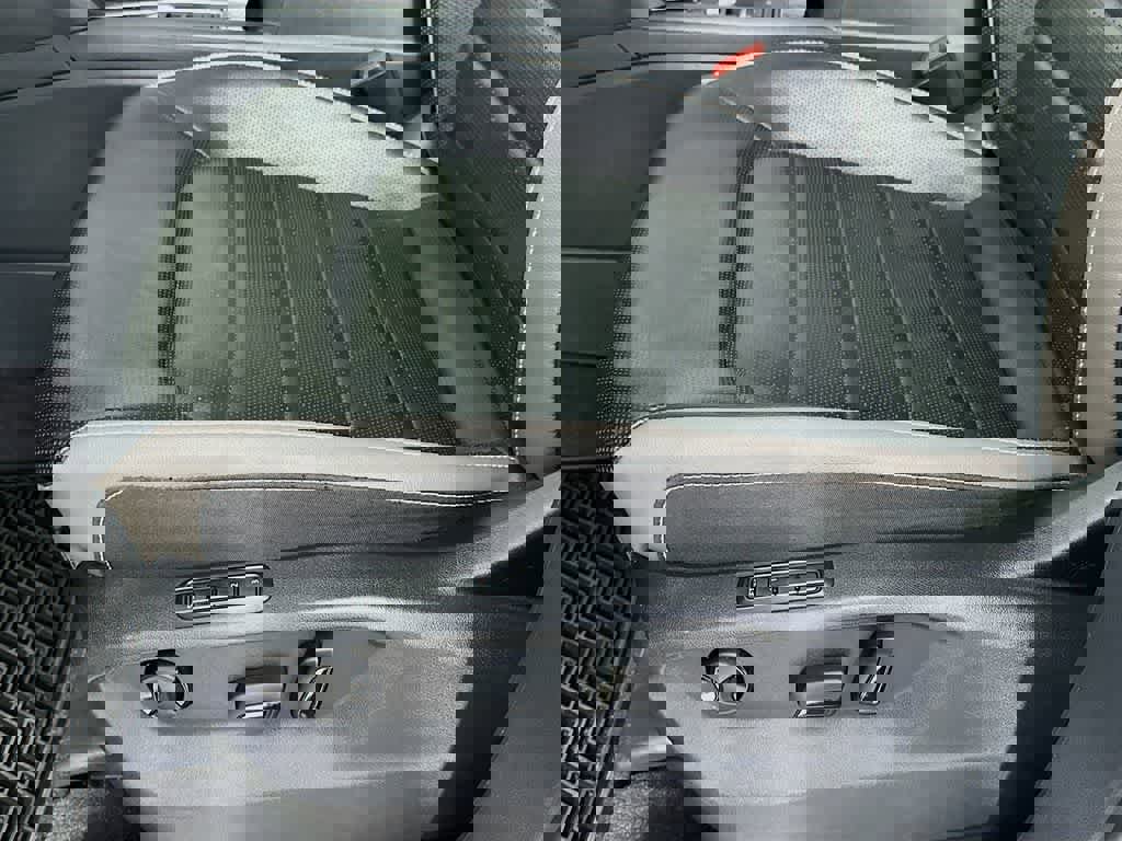 Used 2022 Volkswagen Atlas SEL Premium image 30