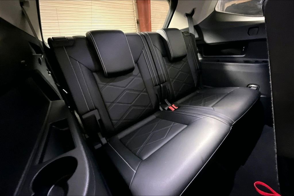 Used 2025 Volkswagen Atlas SE FWD image 23