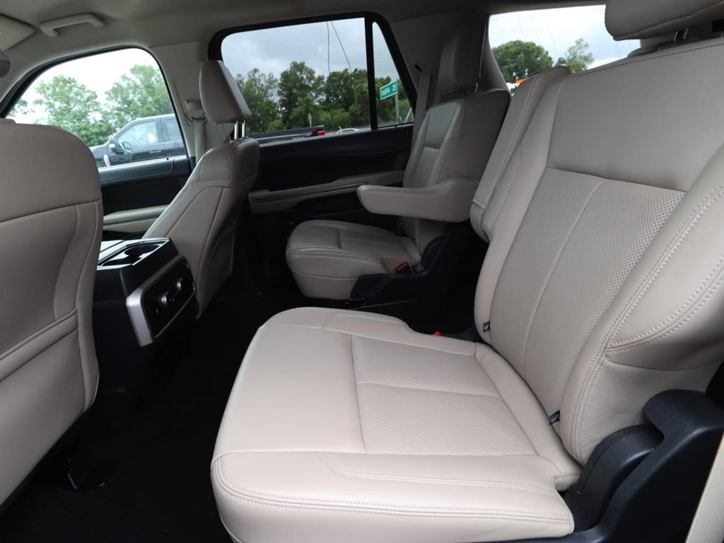Certified 2024 Ford Expedition XLT image 13