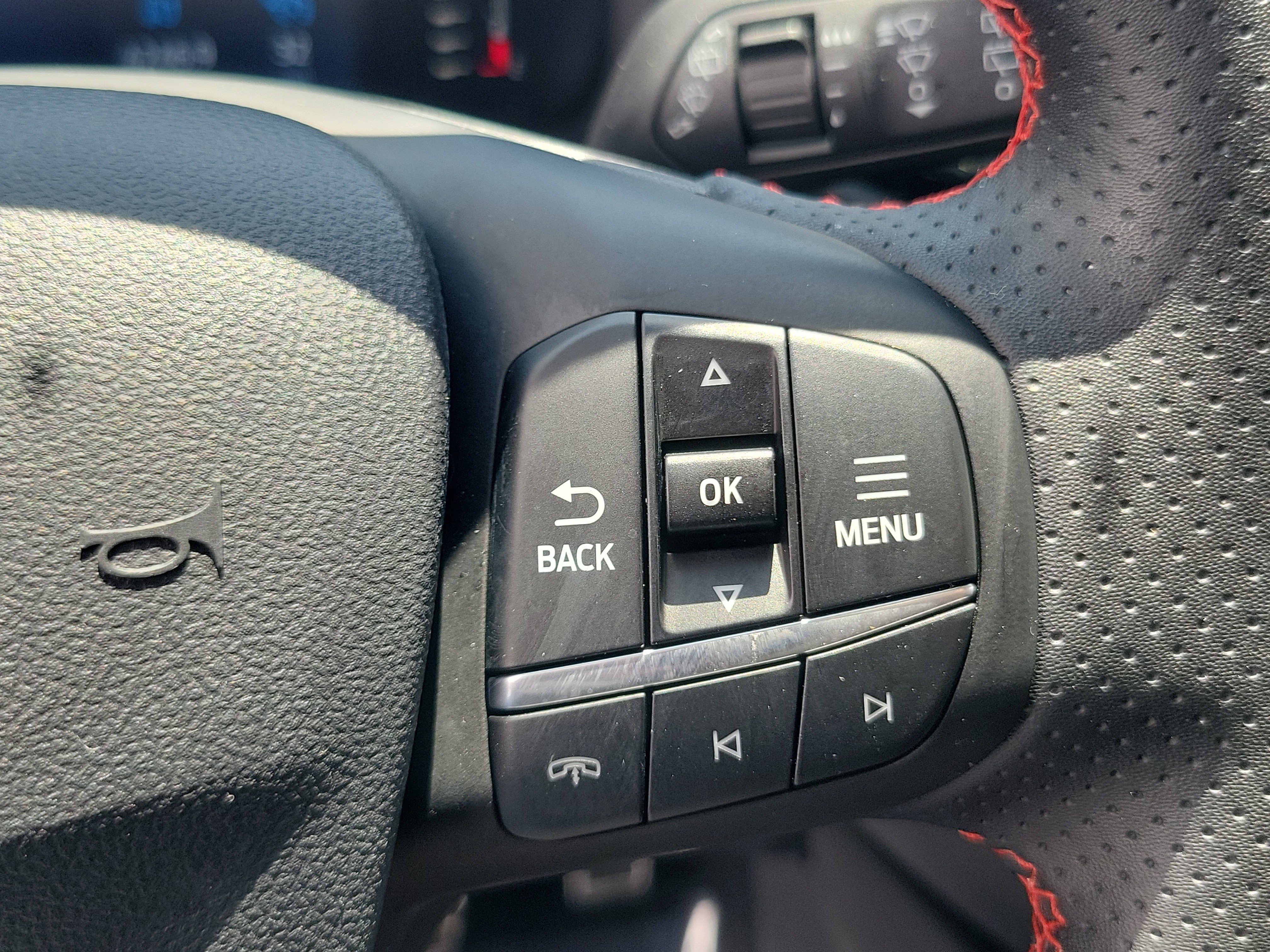 Certified 2024 Ford Escape ST-Line w/ Tech Pack #1 FWD image 23