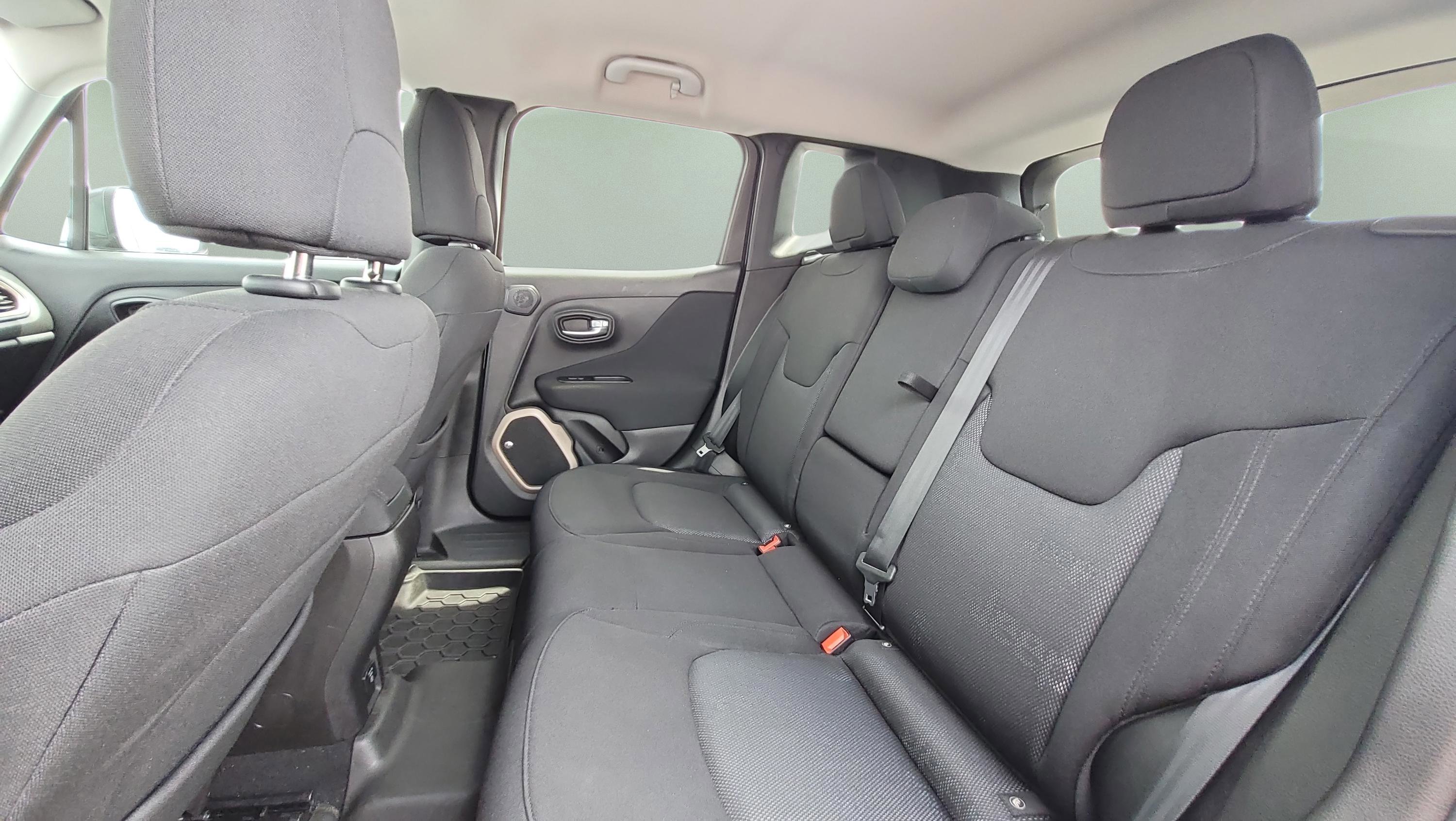 Used 2017 Jeep Renegade Latitude w/ Safety & Security Group image 17