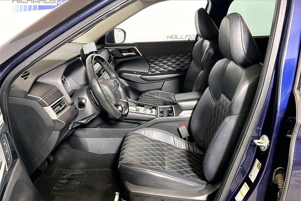 Used 2022 Mitsubishi Outlander SEL image 20