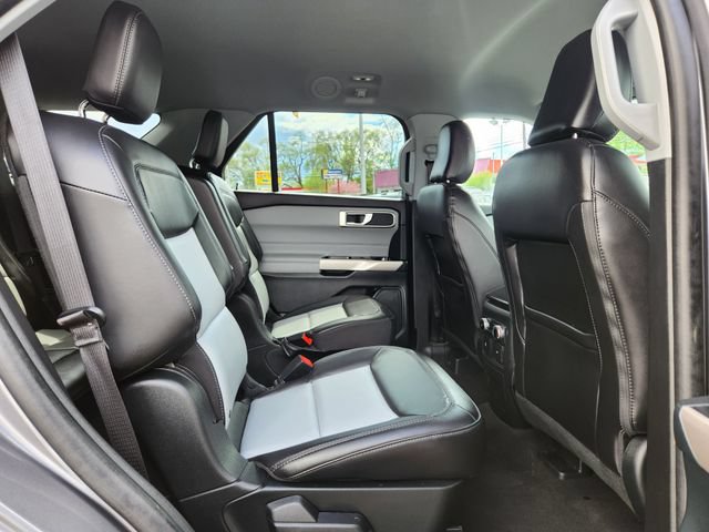 Certified 2023 Ford Explorer XLT w/ Equipment Group 202A AWD/4WD image 17