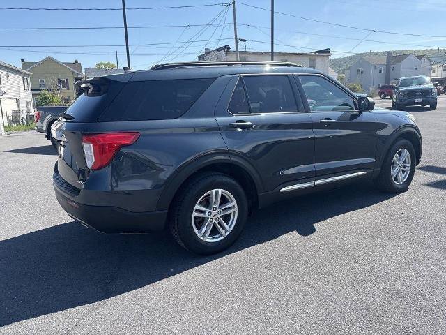 Certified 2022 Ford Explorer XLT w/ Equipment Group 202A AWD/4WD image 5