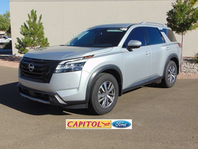 Used 2022 Nissan Pathfinder SL w/ SL Black Package AWD/4WD image 1