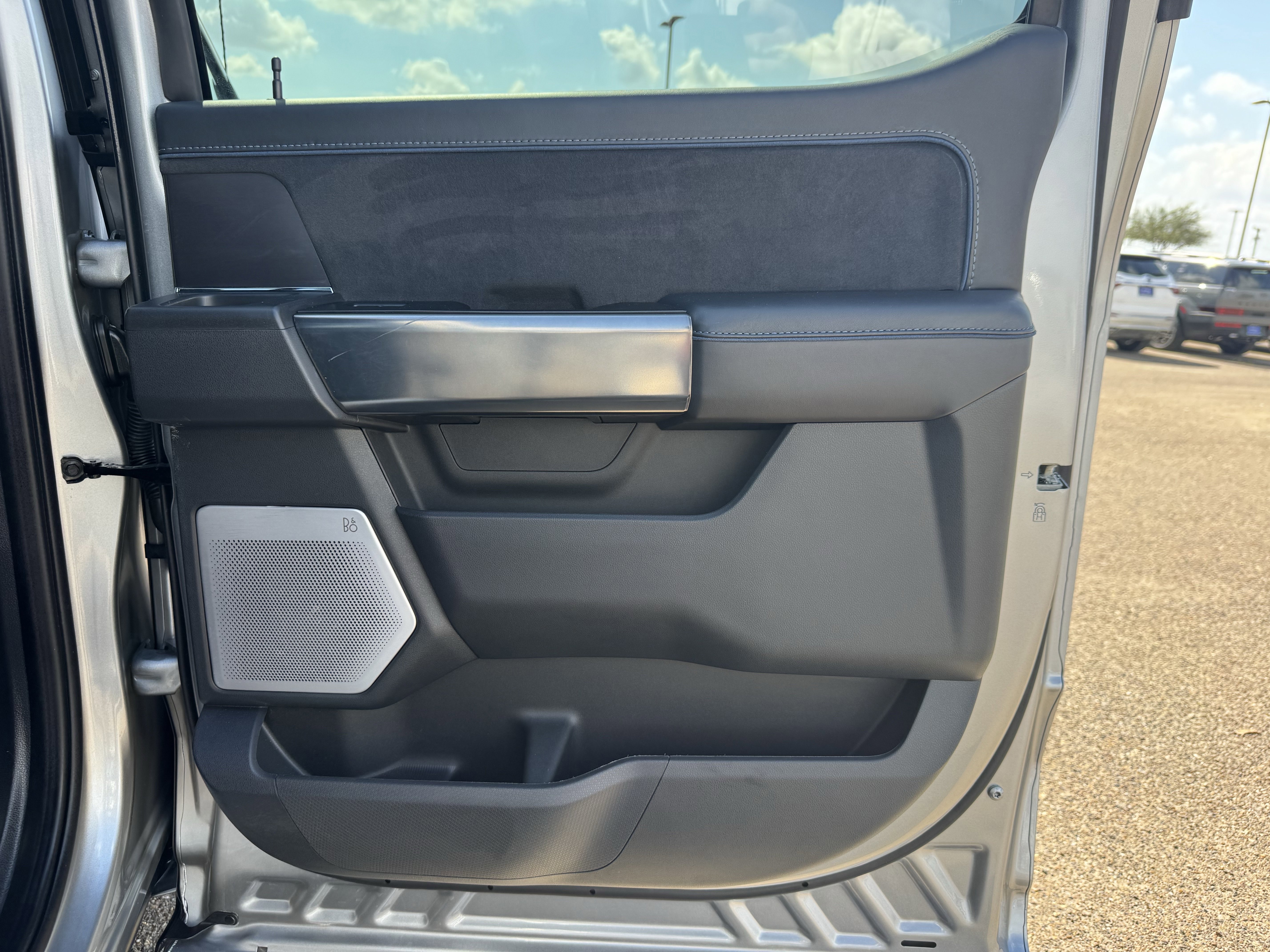 Certified 2025 Ford F150 Platinum w/ Equipment Group 702A High image 29