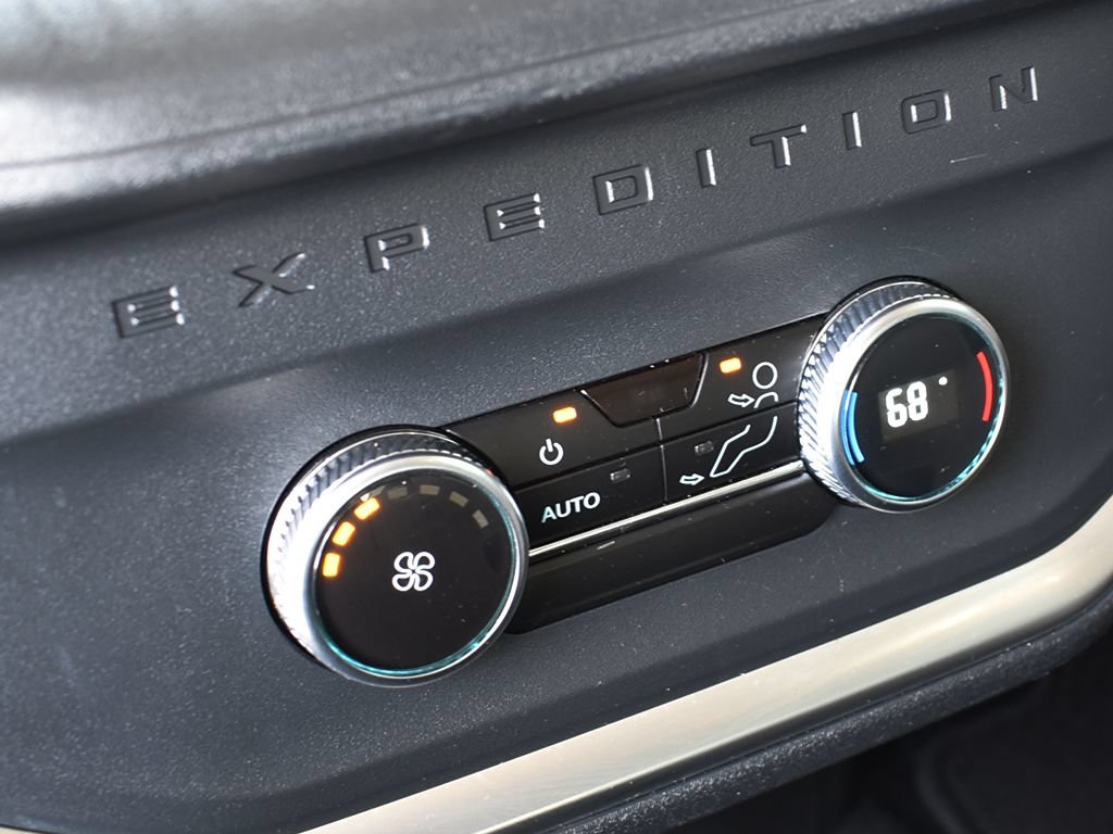 Certified 2025 Ford Expedition Active AWD/4WD image 29