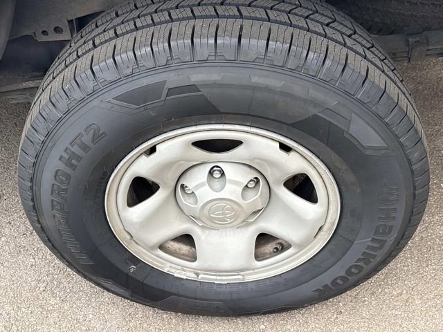 Used 2017 Toyota Tacoma SR w/ Tow Package AWD/4WD image 7