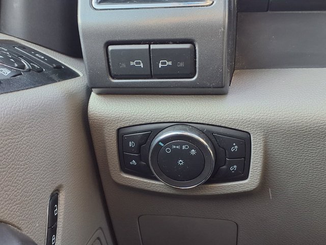 Certified 2022 Ford F350 XLT w/ Black Appearance Package AWD/4WD image 18