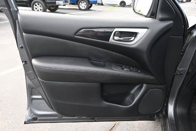 Used 2020 Nissan Pathfinder S AWD/4WD image 18