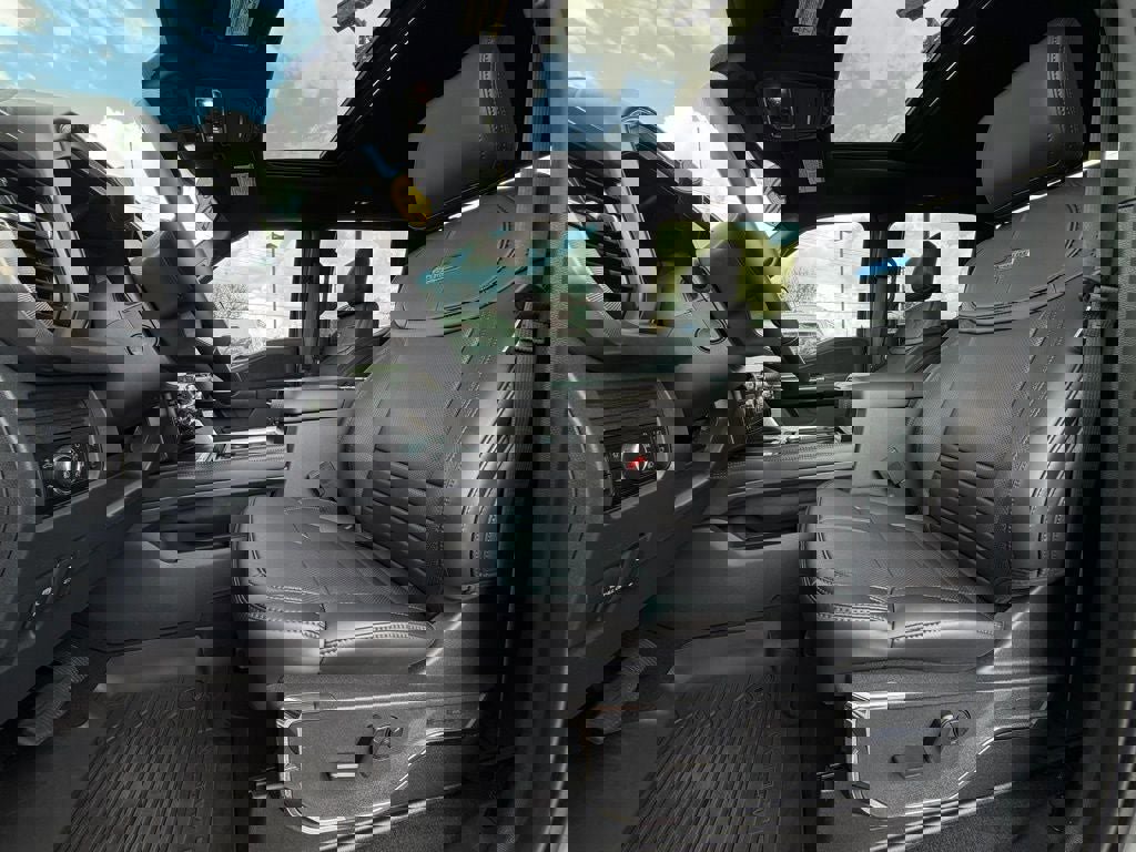 Certified 2026 Ford F350 Platinum w/ Tremor Off-Road Package image 17