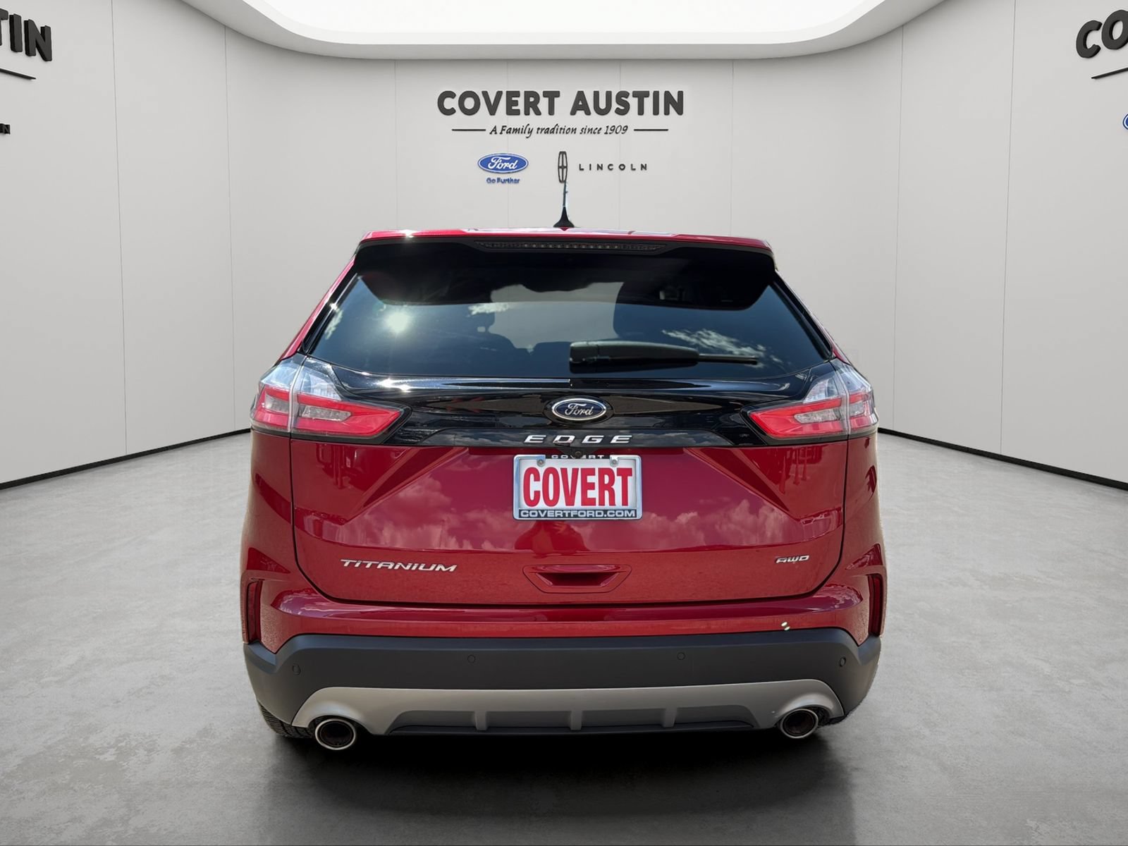 Certified 2023 Ford Edge Titanium AWD/4WD image 4