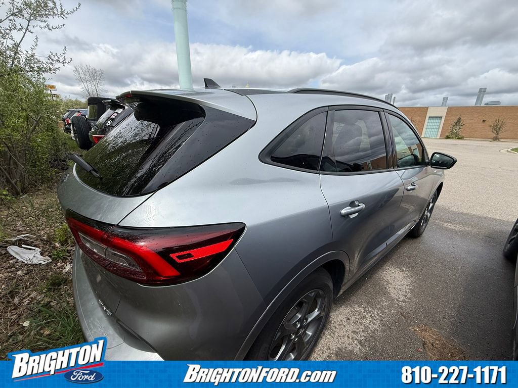 Certified 2024 Ford Escape ST-Line w/ Tech Pack #1 AWD/4WD image 6