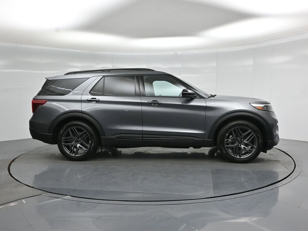 Certified 2024 Ford Explorer ST-Line w/ Class IV Trailer Tow Package RWD image 22