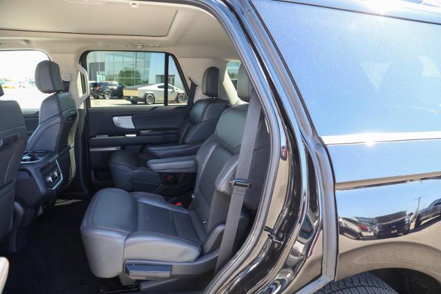 Certified 2025 Ford Expedition Active AWD/4WD image 32