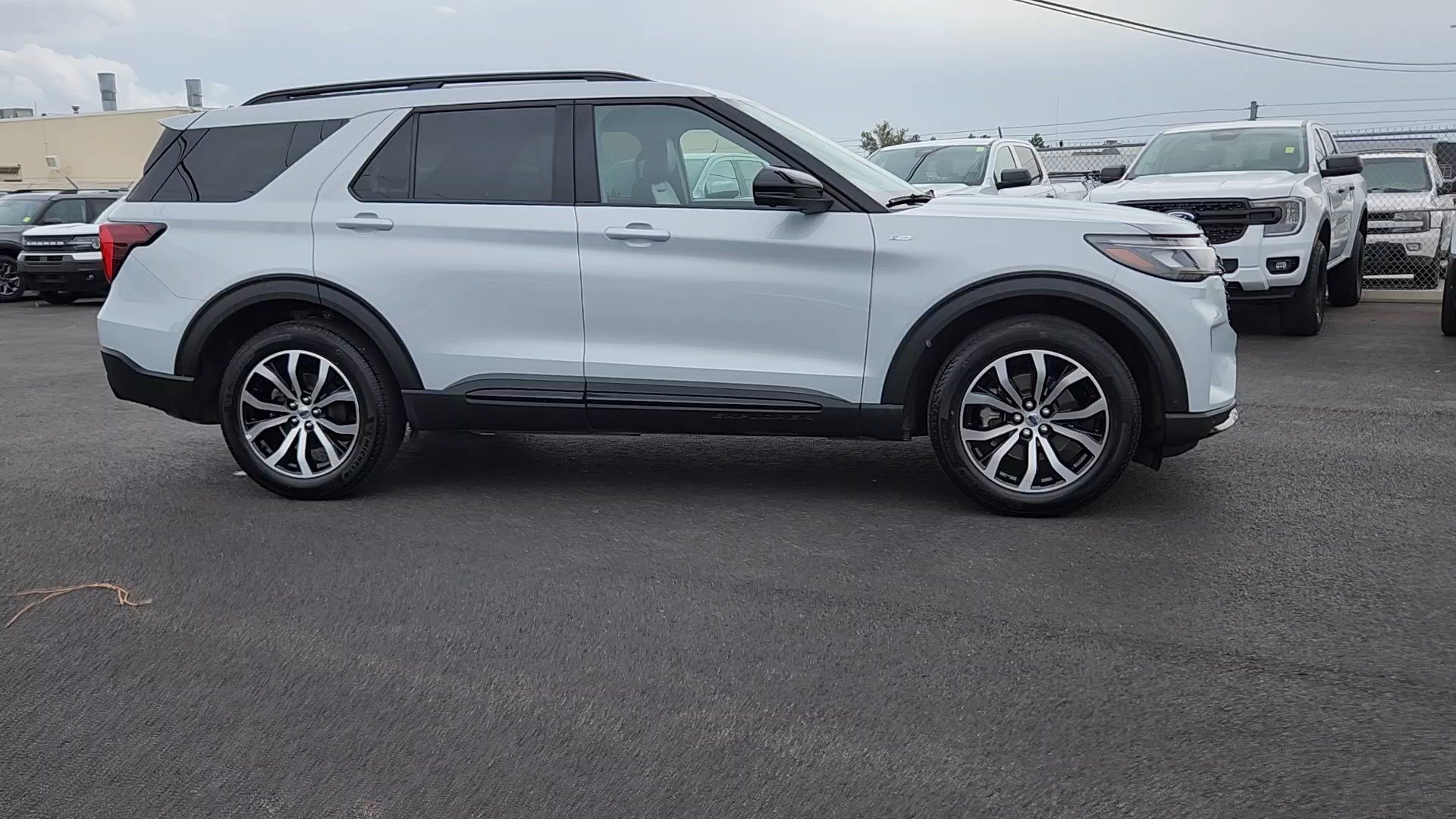 Certified 2026 Ford Explorer ST-Line AWD/4WD image 4