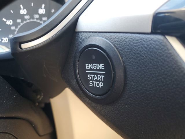 Certified 2022 Ford Escape SE w/ SE Sport Appearance Package image 29