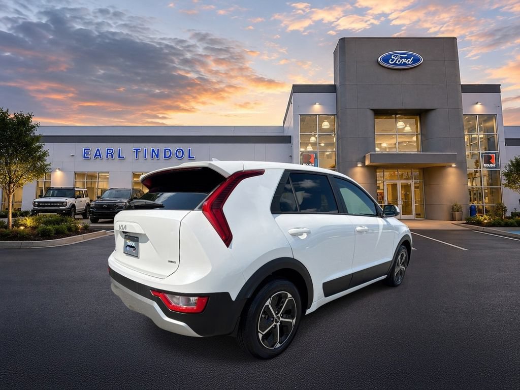 Used 2023 Kia Niro LX FWD image 7