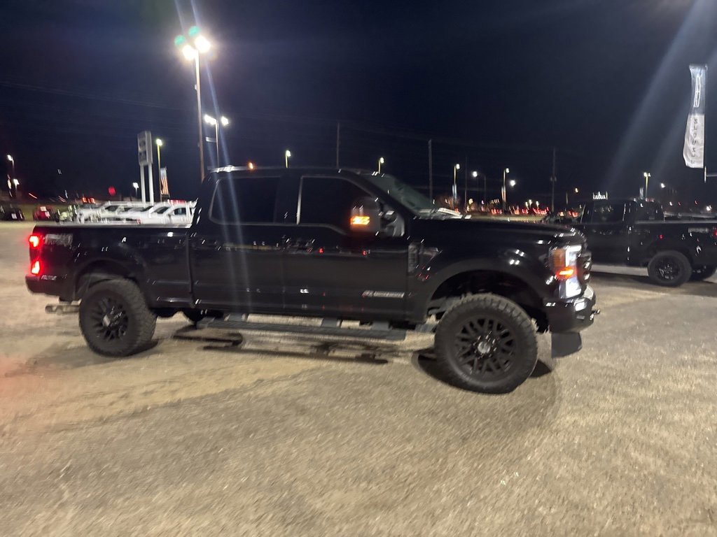 Certified 2022 Ford F250 Lariat w/ Black Appearance Package image 17