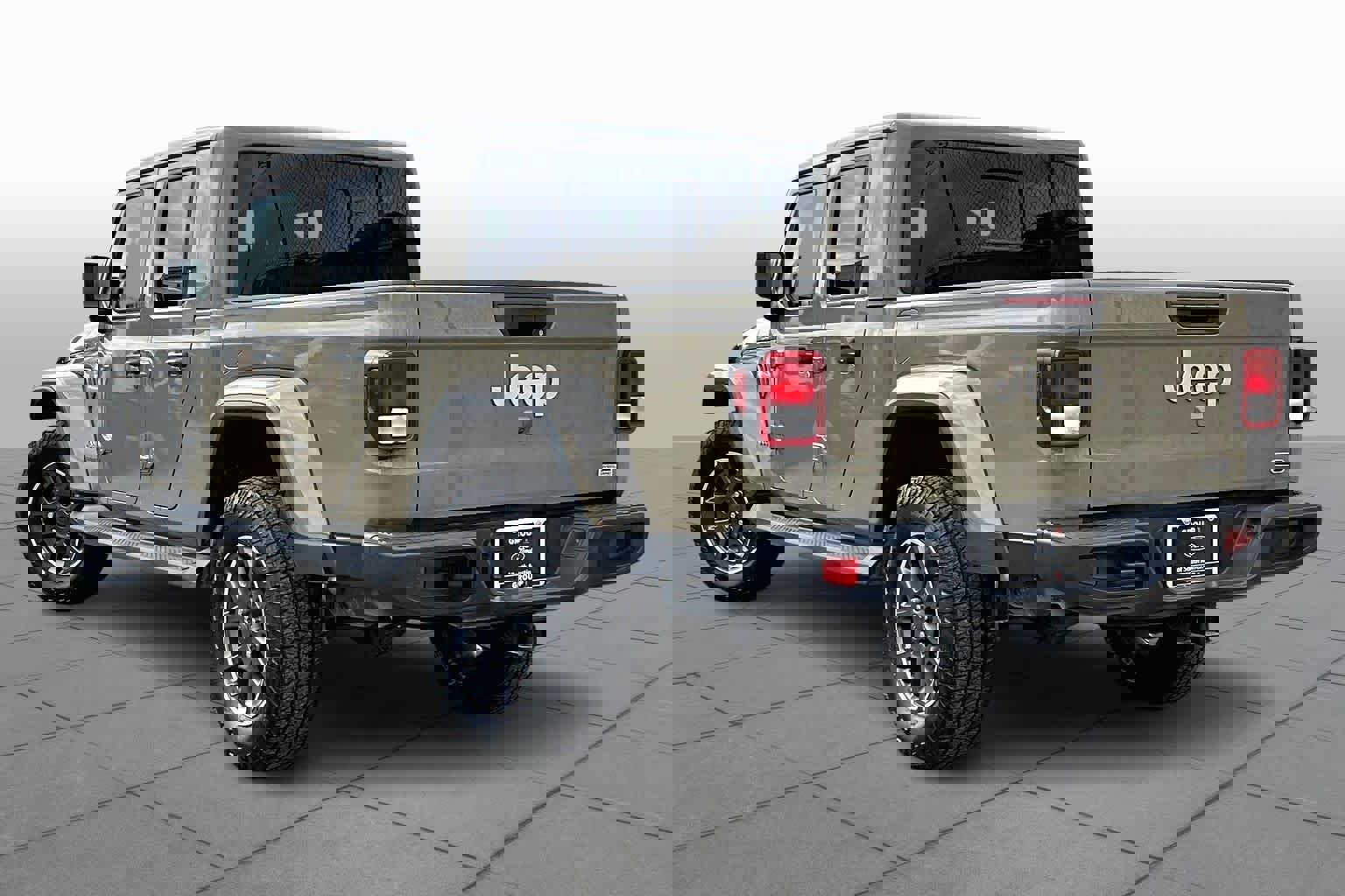 Used 2020 Jeep Gladiator Overland image 4