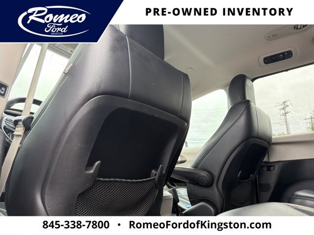 Used 2018 Chrysler Pacifica Touring-L FWD image 26