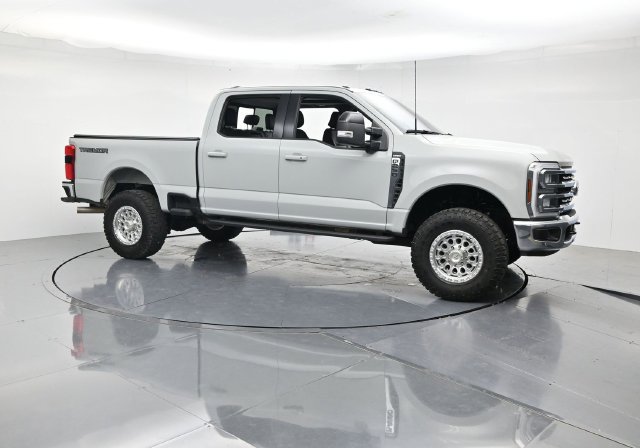Certified 2025 Ford F250 Lariat w/ Lariat Ultimate Package AWD/4WD image 3
