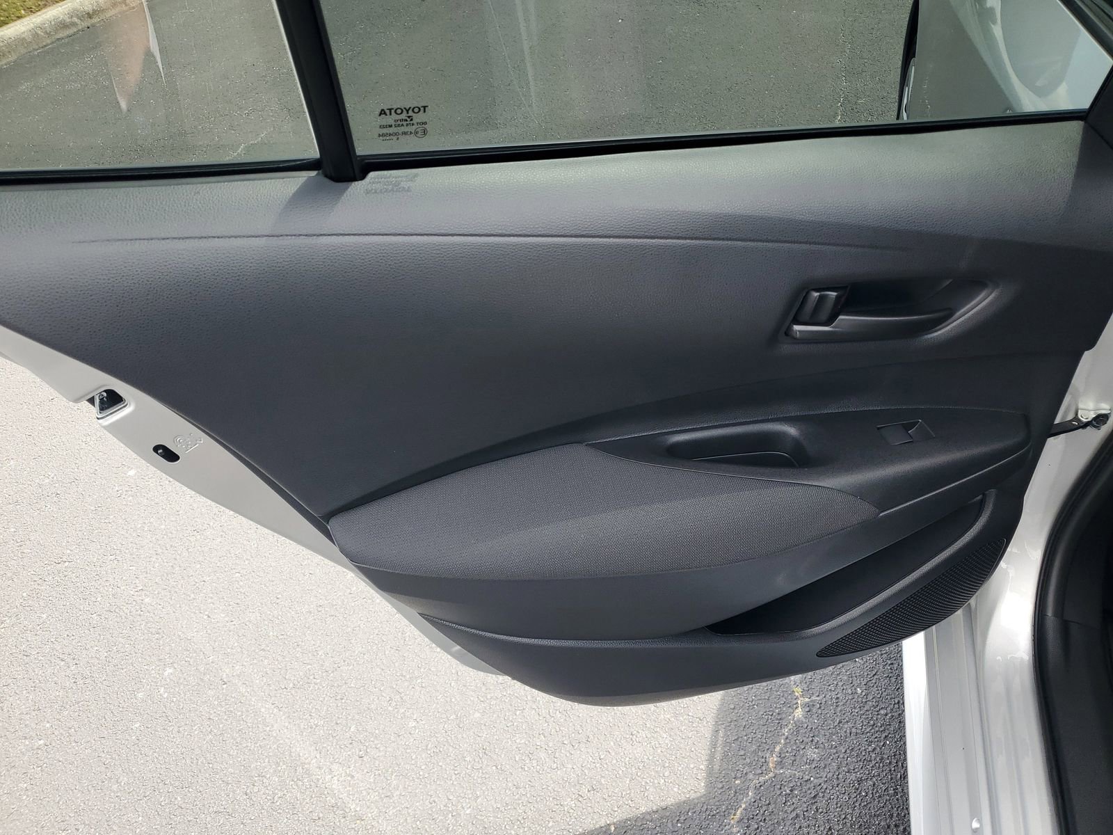 Used 2025 Toyota Corolla LE FWD image 9