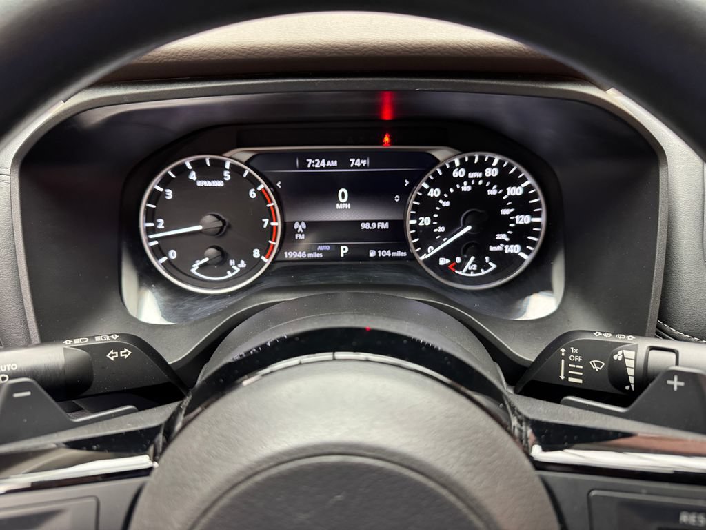 Used 2023 Nissan Rogue SV AWD/4WD image 16