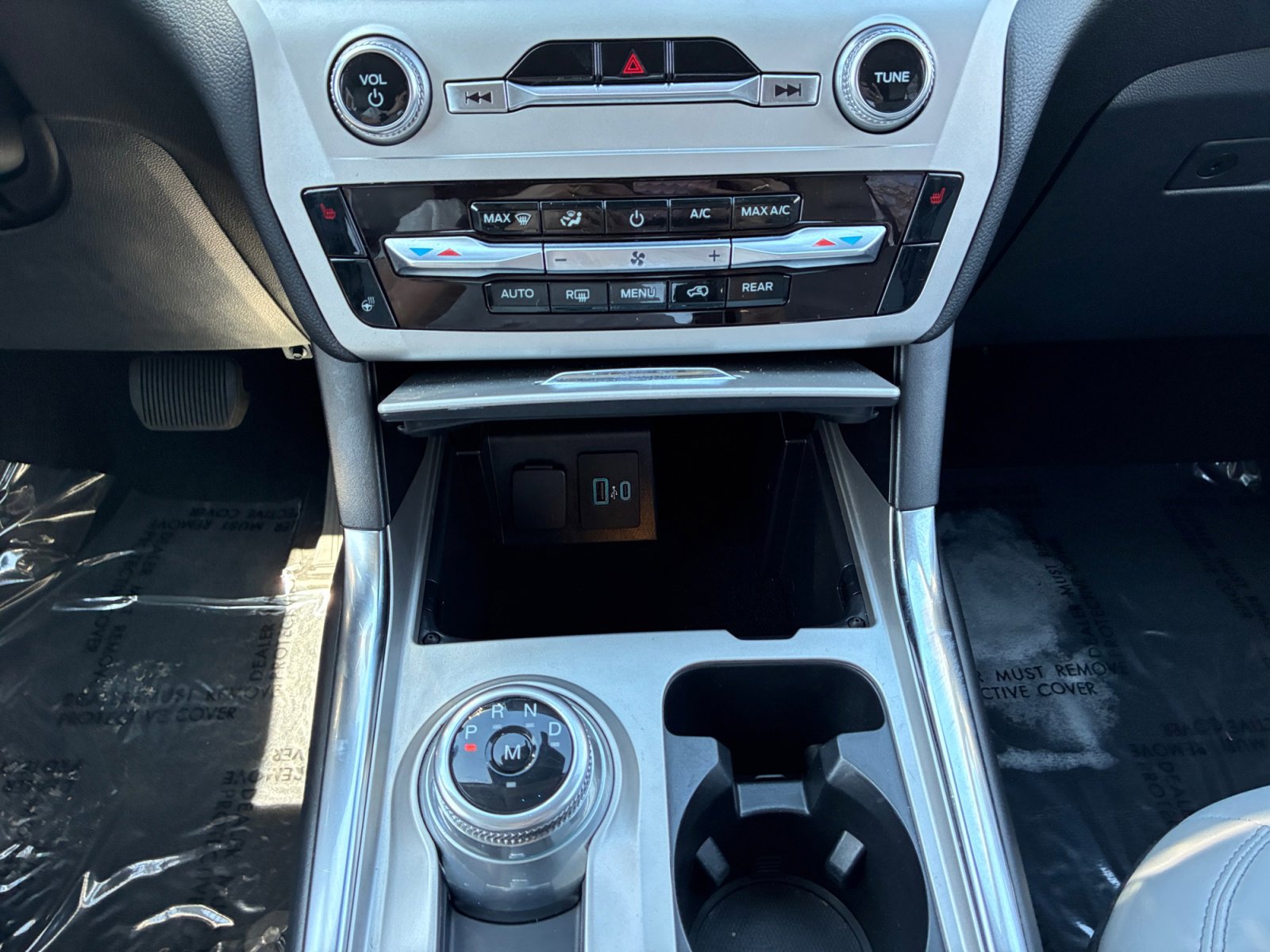 Certified 2021 Ford Explorer XLT w/ Equipment Group 202A image 30