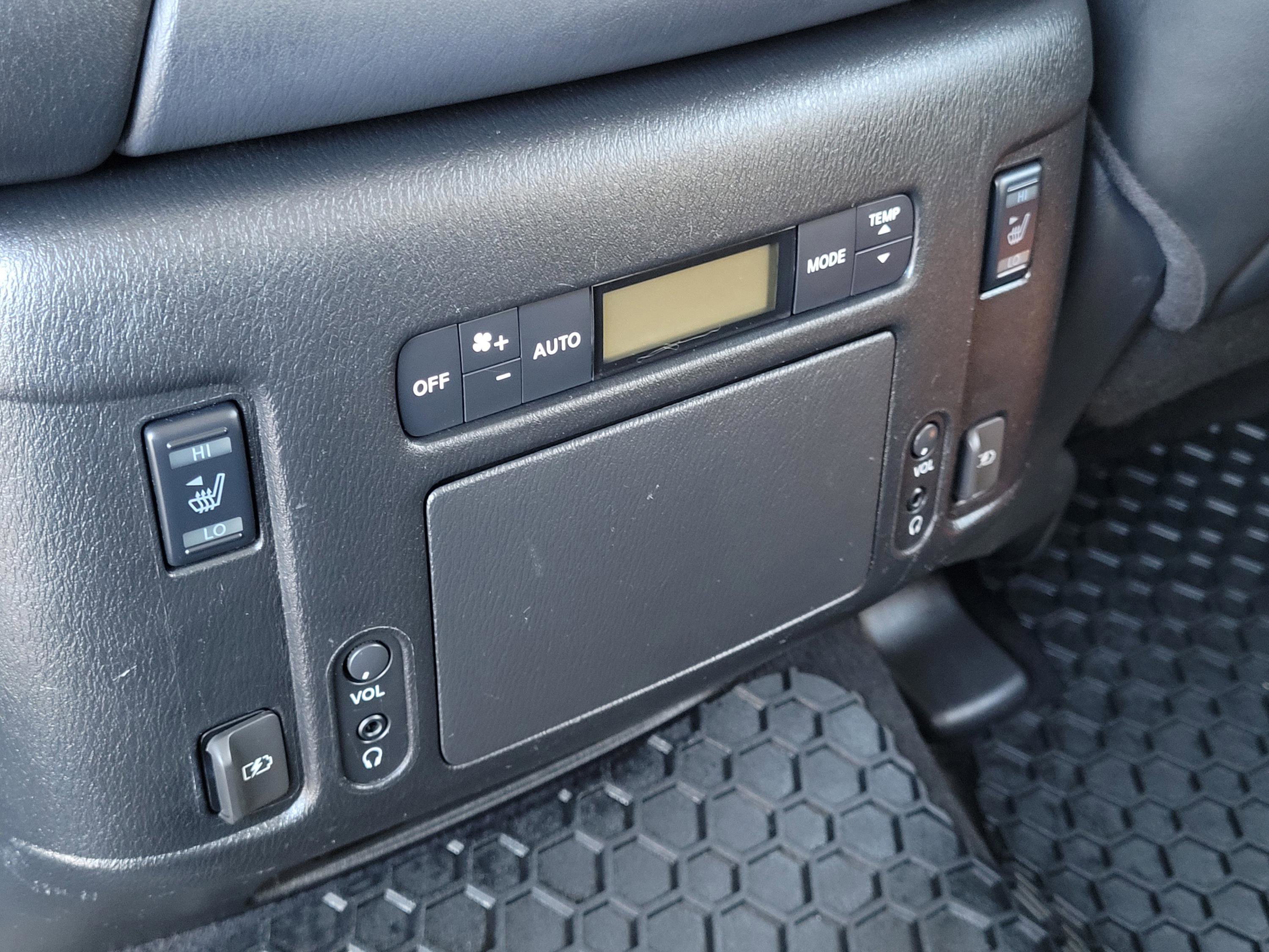 Used 2019 Nissan Armada Platinum w/ Captain's Chairs Package AWD/4WD image 16