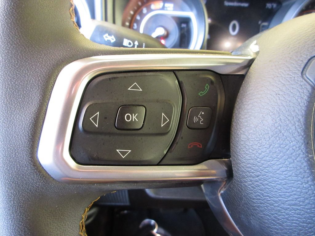 Used 2024 Jeep Wrangler Unlimited Sahara w/ Technology Group AWD/4WD image 15
