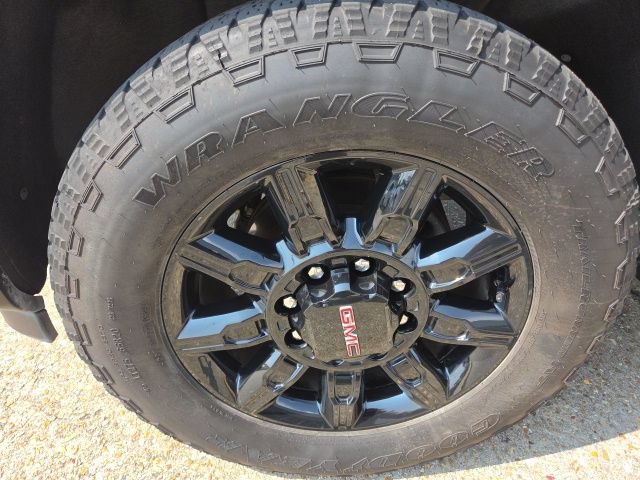Used 2024 GMC Sierra 2500 AT4 w/ AT4 Premium Plus Package AWD/4WD image 14