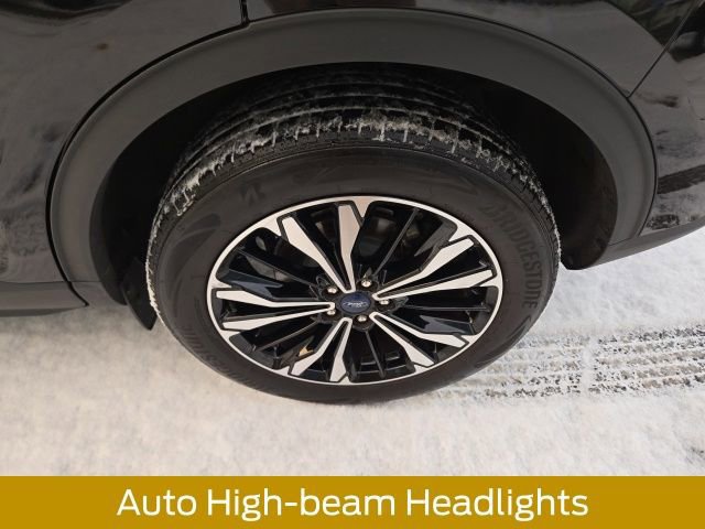 Certified 2022 Ford Escape SE w/ SE Sport Appearance Package image 15