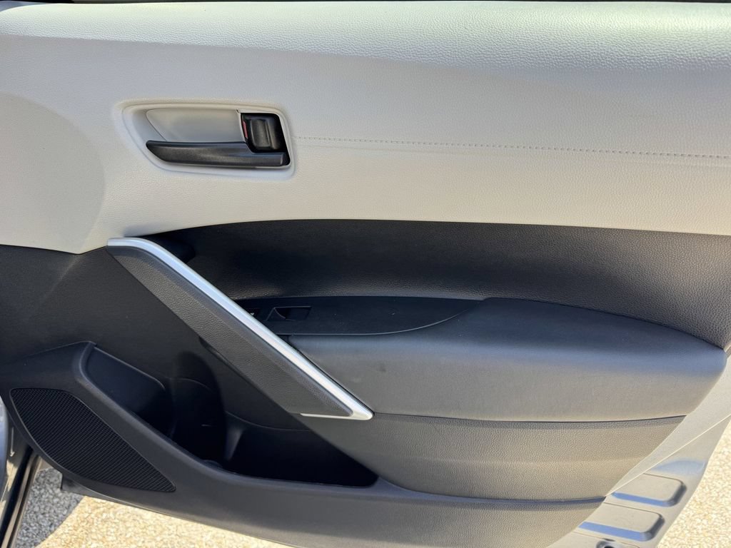 Used 2022 Toyota Corolla Cross LE FWD image 9