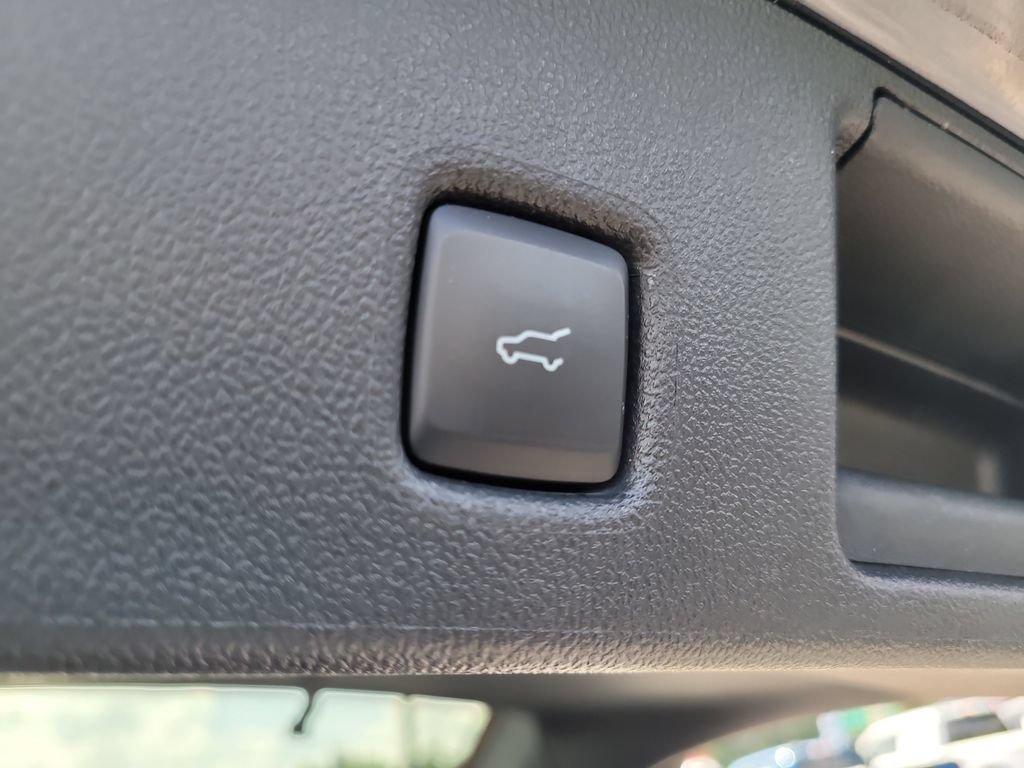 Certified 2022 Ford Escape SEL w/ Technology Package FWD image 8