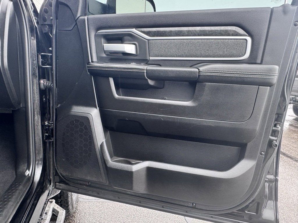 Used 2019 RAM 2500 Big Horn w/ Black Appearance Package image 21