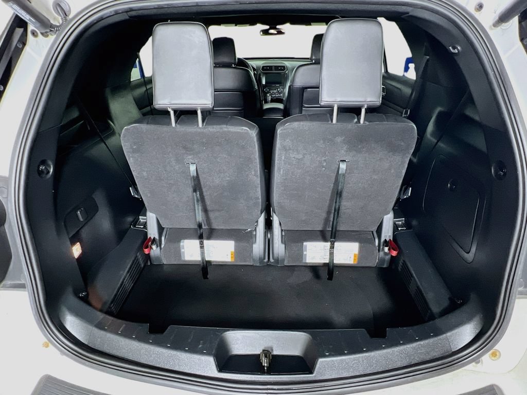Certified 2018 Ford Explorer XLT w/ Equipment Group 202A AWD/4WD image 27
