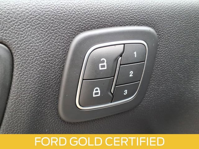 Certified 2022 Ford Escape Titanium AWD/4WD image 11
