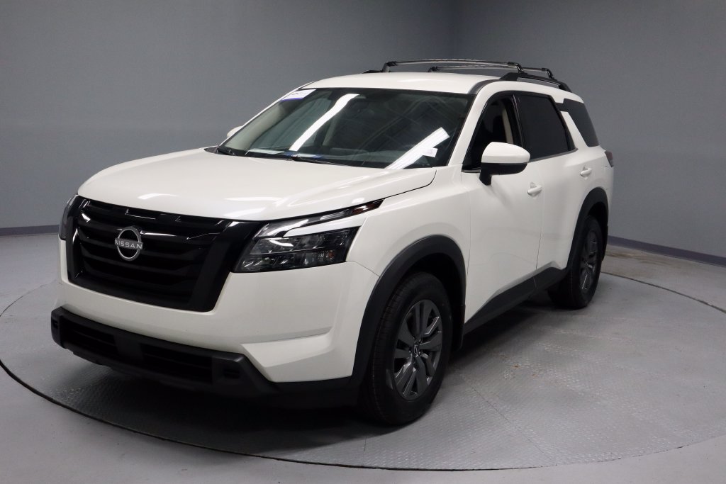Used 2024 Nissan Pathfinder SV w/ Black Appearance Package AWD/4WD image 7
