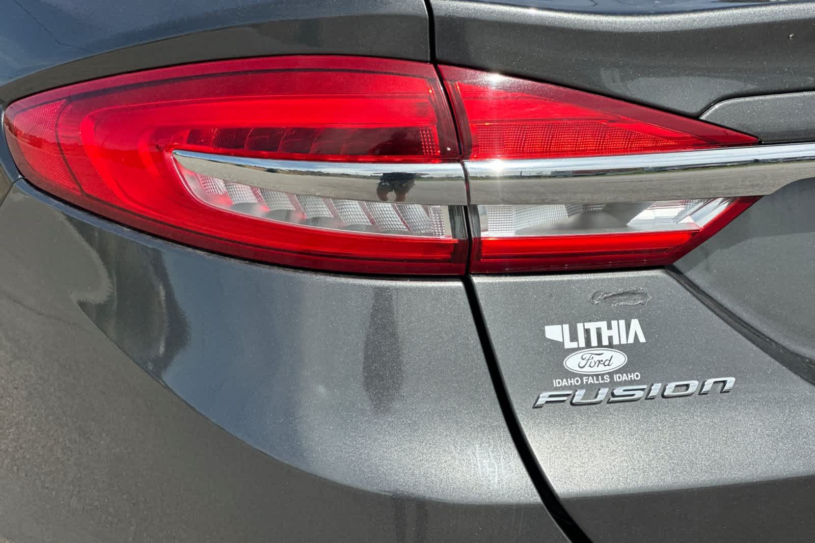 Certified 2018 Ford Fusion SE w/ Fusion SE Technology Package FWD image 26