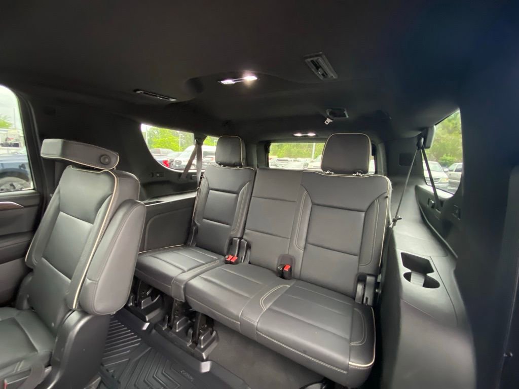 Used 2022 Chevrolet Suburban Premier AWD/4WD image 28