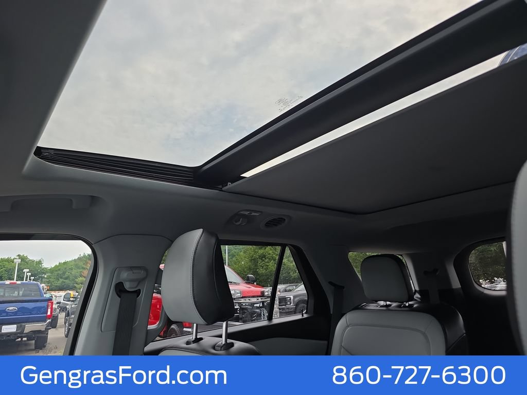 Certified 2021 Ford Explorer XLT w/ Equipment Group 202A AWD/4WD image 29