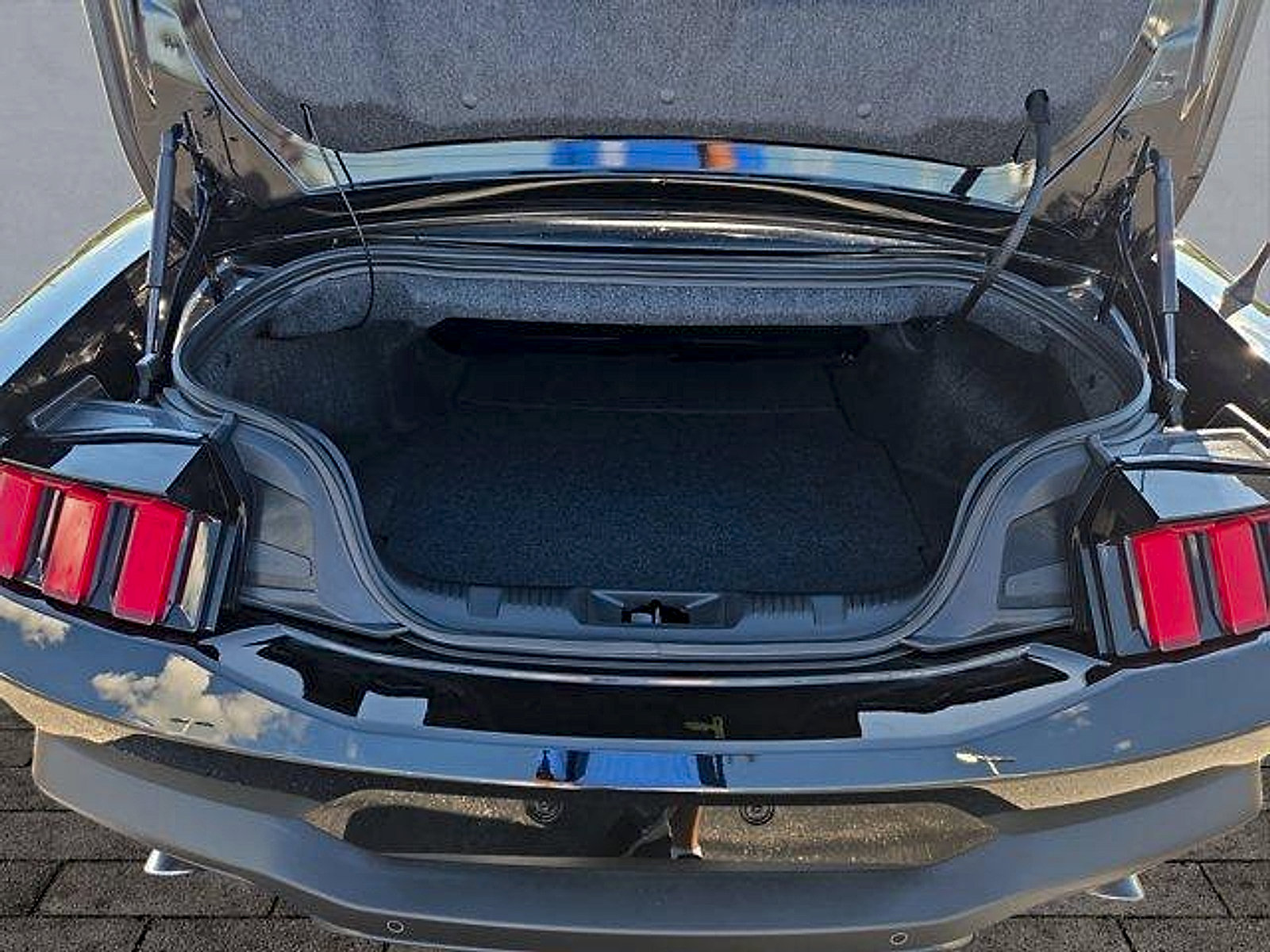 Certified 2025 Ford Mustang Convertible RWD image 26