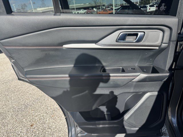 Certified 2025 Ford Explorer ST-Line w/ ST-Line Street Pack image 22