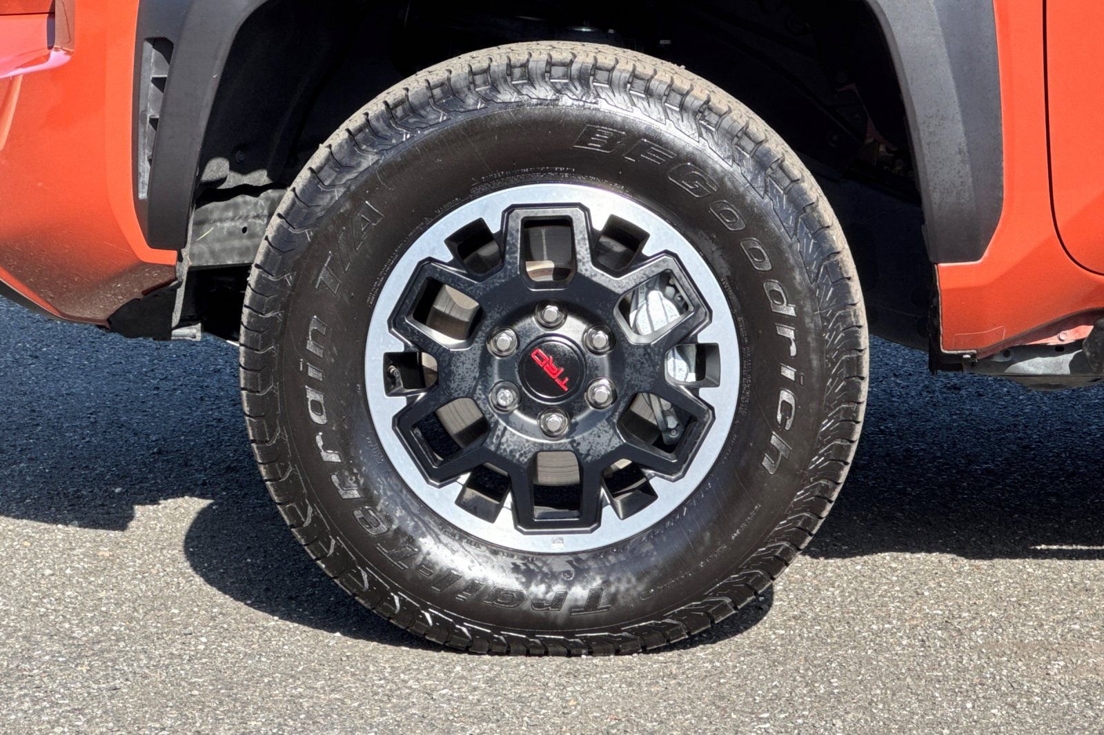 Used 2025 Toyota Tacoma TRD Off-Road AWD/4WD image 45