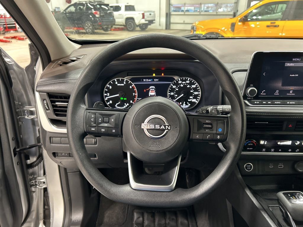 Used 2023 Nissan Rogue SV image 14