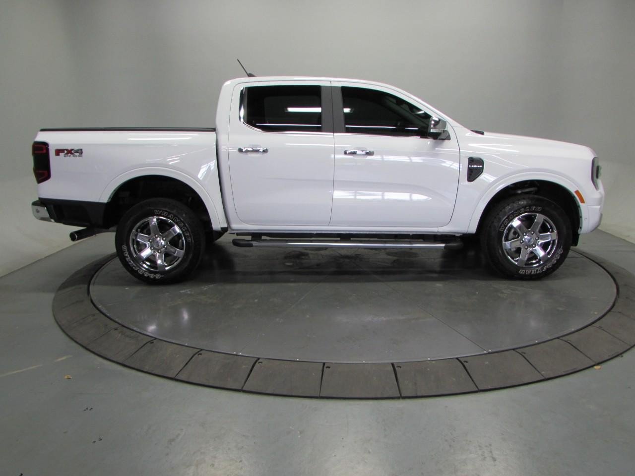 Certified 2024 Ford Ranger Lariat w/ FX4 Off-Road Package AWD/4WD image 8